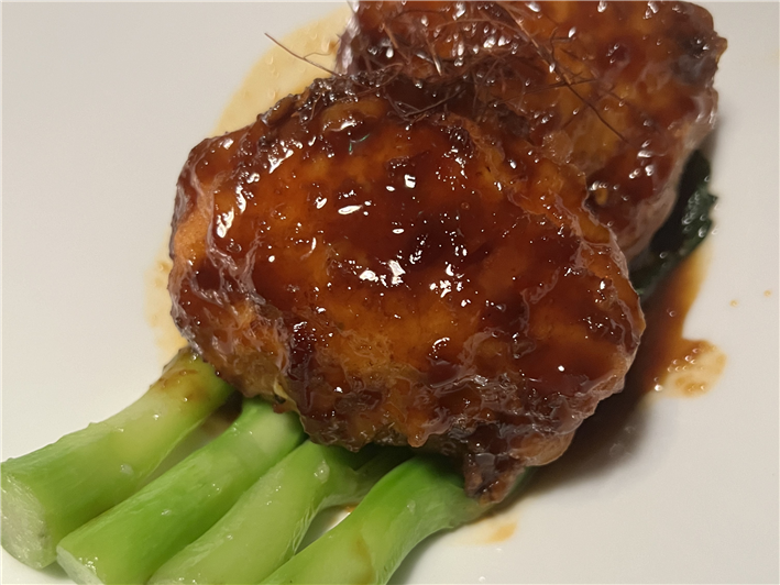 stuffed scallop and prawn with gai lan